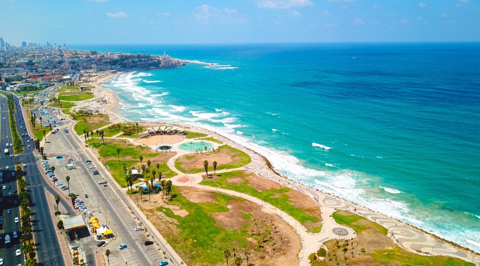 Charles Clore Beach, Israel